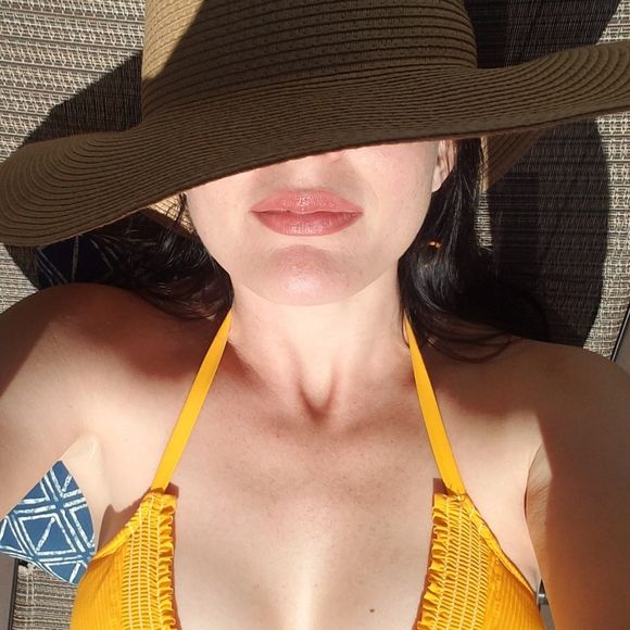 Meet your Posher, Michelle - Picture 1 of 1